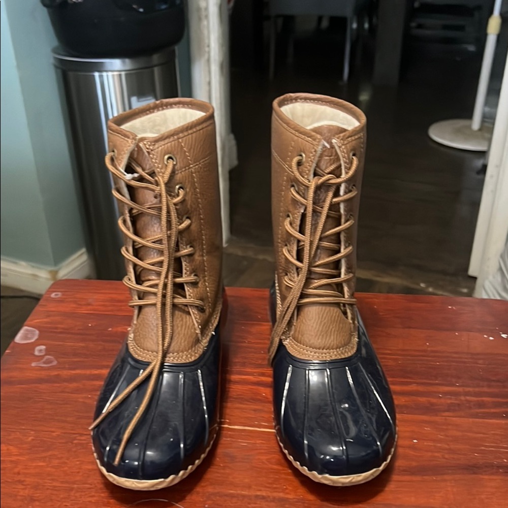 JBU Brown and Navy Winter Boots